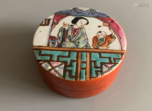 CHINESE FAMILLE ROSE PORCELAIN BOX AND COVER , D 6.5CM H 2.8...