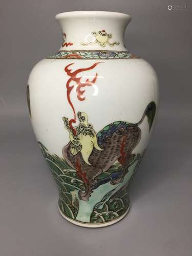 A CHINESE FAMILLE VERTE VASE, DECORATED WITH DRAGONS, HEIGHT...