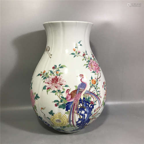 LARGE CHINESE FAMILLE ROSE PORCELAIN VASE ,H 35CM , D 25CM