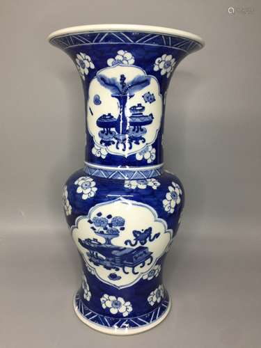 CHINESE BLUE AND WHITE CRACKLE ICE GU VASE,H 35.5CM D 18.5CM