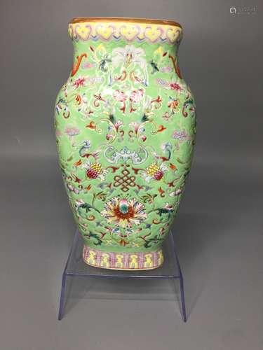 CHINESE FAMILLE ROSE PORCELAIN  VASE ,H19.5CM