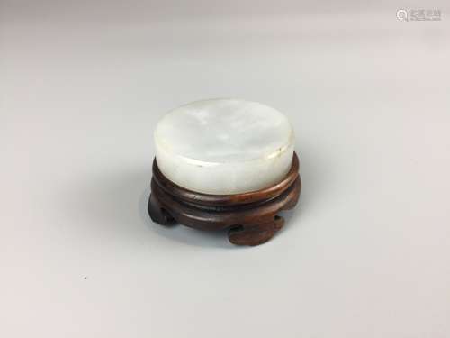 CHINESE JADE/HARDSTONE SNUFF DISH WITH HARDWOOD STAND , D 4....