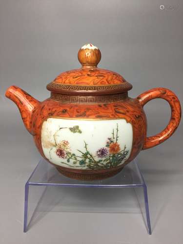 CHINESE FAMILLLE ROSE TEAPOT ,H 11.5CM ,D 16.5CM