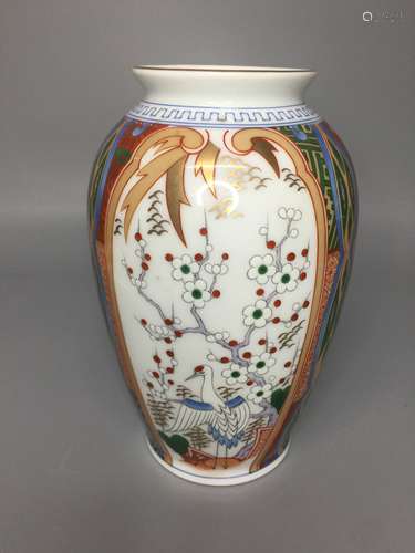 JAPANESE FAMILLE ROSE VASE ,H 16.5CM