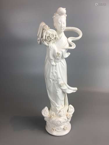 CHINESE PORCELAIN FIGURES , H 32CM