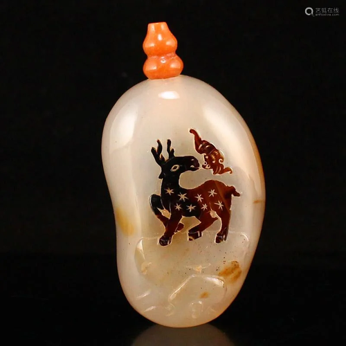 Agate Low Relief Fortune Deer & Bat Snuff Bottle