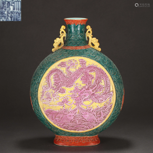 An Overglaze Dragon Vase Bianhu Qing Dynasty