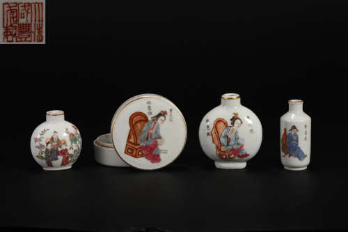 A set of  pastel figures snuff bottles in Qing dynasty