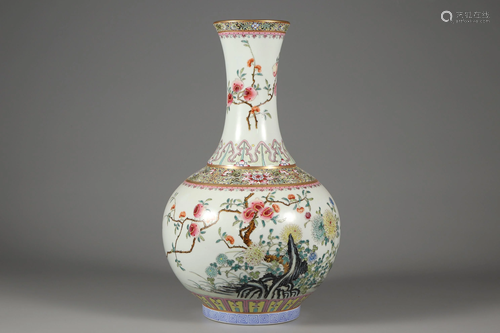 Famille Rose 'Flowers and birds' Vase