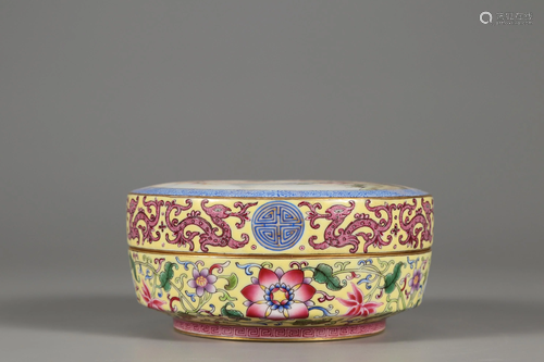 Falangcai 'Flowers and birds' Lidded Box