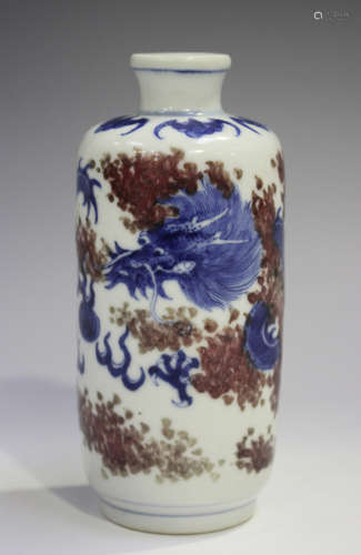 A Chinese underglaze blue and red porcelain snuff bottle of ...