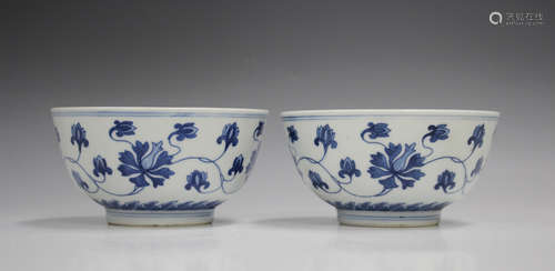 A pair of Chinese blue and white porcelain bowls, mark of Ka...