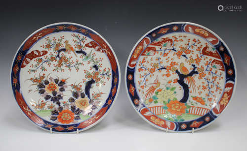 Two Japanese Imari porcelain circular dishes, early 20th cen...