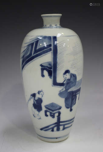 A Chinese blue and white porcelain vase, Kangxi period, the ...