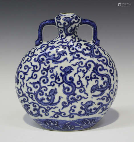 A Chinese blue and white porcelain moonflask, mark of Qianlo...