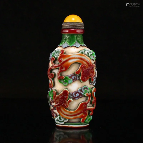 Beautiful Peking Glass Double Chi Dragon Snuff Bottle
