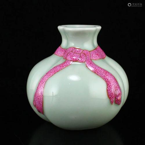 Beautiful Chinese Douqing Glaze Porcelain Vase