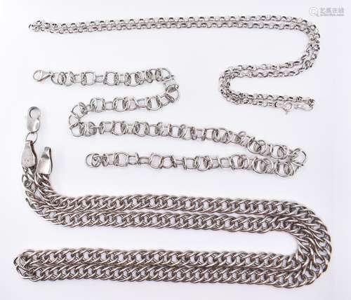 GROUP OF THREE 925 SILVER NECKLACES.