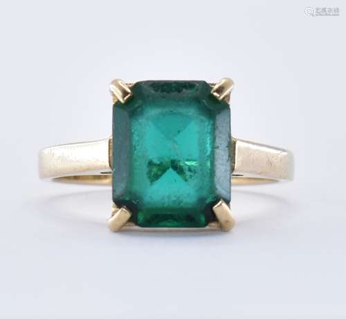 9CT GOLD GREEN STONE RING