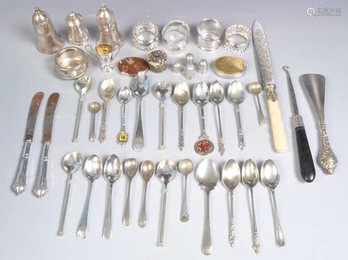 GROUP OF SILVER AND SILVER PLATED ITEMS