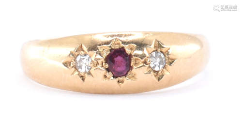 18CT GOLD RUBY & DIAMOND GYPSY RING