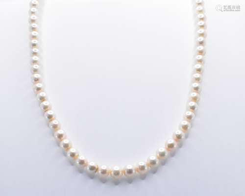 A 925 SILVER & CULTURED PEARL NECKLACE