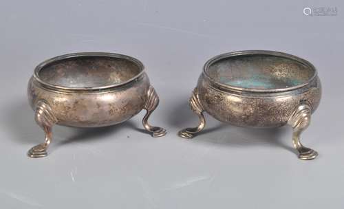 19TH CENTURY HALLMARKED SILVER CONDIMENT SALT & PEPPER POTS