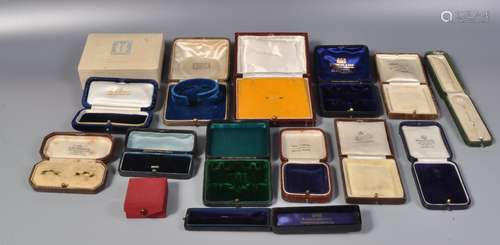 GROUP OF VICTORIAN AND LATER JEWELLERY BOXES