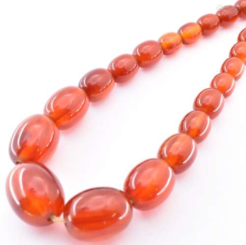 20TH CENTURY AMBER BAKELITE NECKLACE