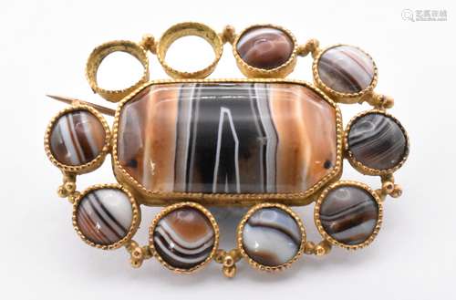 18CT GOLD AND AGATE GEM SET BROOCH CLIP