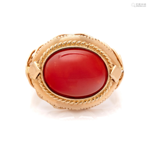 YELLOW GOLD AND CORAL RING