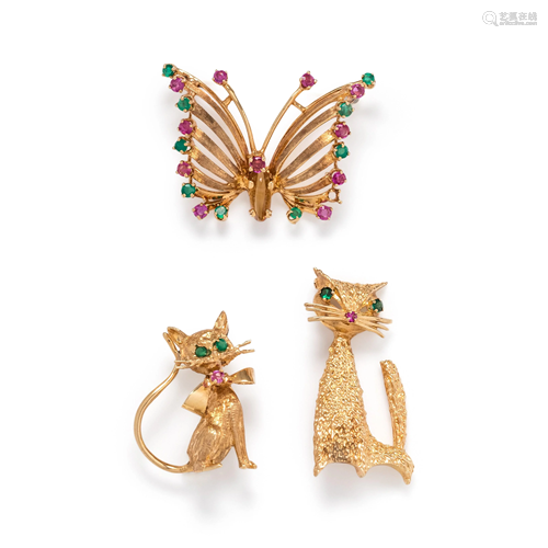 COLLECTION OF YELLOW GOLD AND GEMSTONE ANIMAL BR…