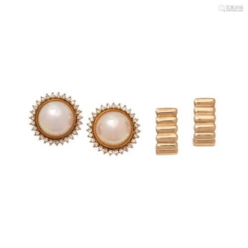 COLLECTION OF YELLOW GOLD EARRINGS
