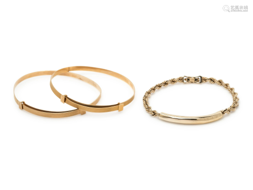 COLLECTION OF YELLOW GOLD BRACELETS