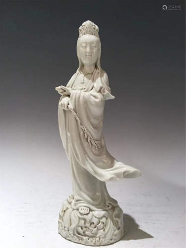 A WHITE PORCELAIN STANDING AVALOKITESVARA