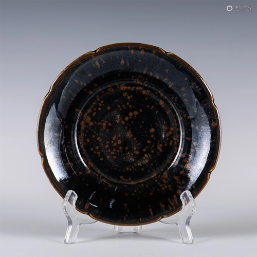 A CIZHOU TYPE GLAZE FLOWER SHAPED PLATE