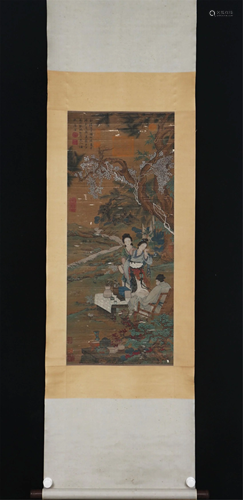 A CHINESE SILK SCROLL PAINTING DEPICTING FIGURES STORY