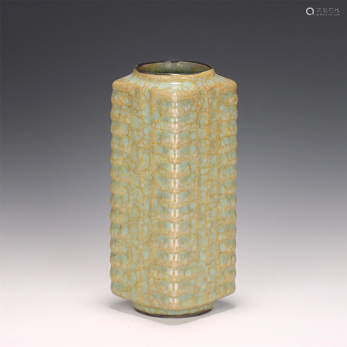 A GUAN TYPE GLAZE PORCELAIN CONG VASE