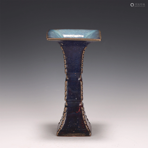 A JUN TYPE GLAZE PORCELAIN GU VASE