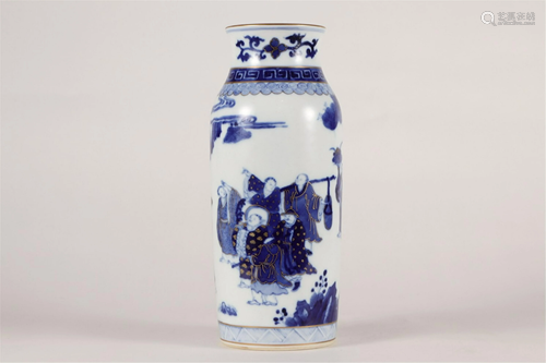 A GOLD PAINTED BLUE AND WHITE VASE