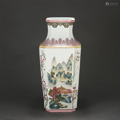 A FAMILLE ROSE PORCELAIN VASE