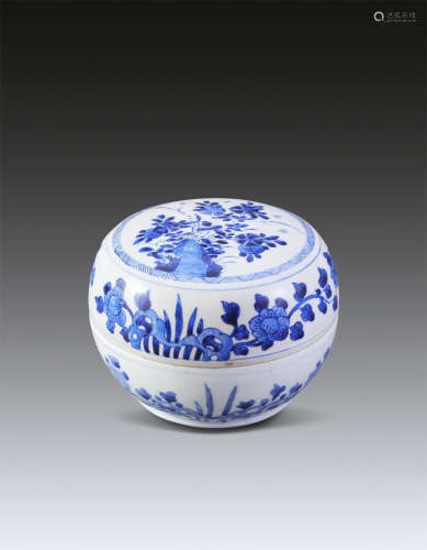 清康熙青花花卉纹捧盒(1661-1722）