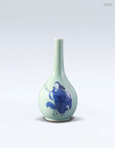 清豆青青花人物故事胆瓶(1644-1912)