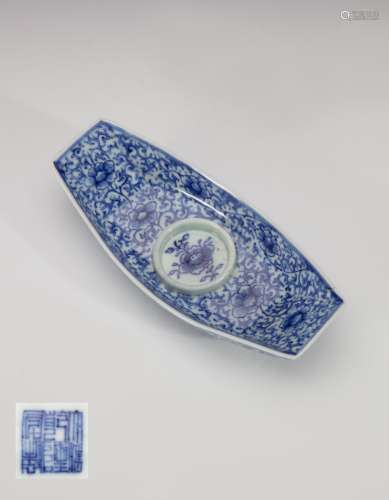 清乾隆青花缠枝莲纹茶船（1736-1799）