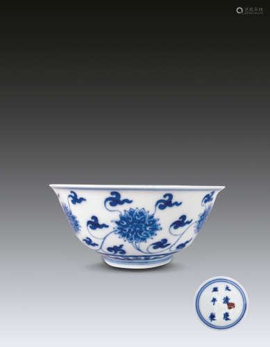 清康熙官窑青花缠枝莲纹碗(1661-1722）