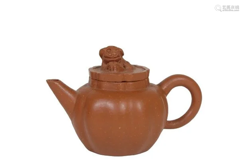 AN YIXING CHINESE TEAPOT