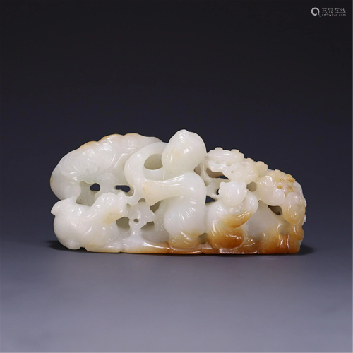 A JADE CARVED FIGURES STORY DECORATION