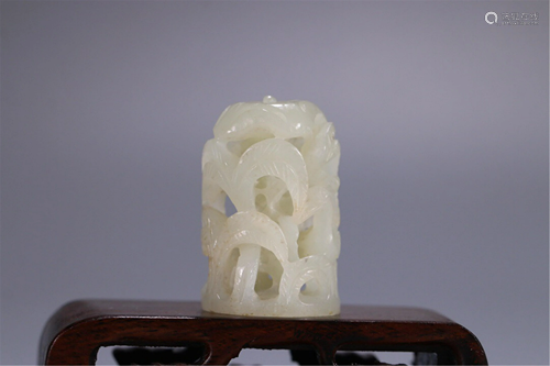 A JADE CARVED 'EGRET AND LOTUS' CENSER TOP