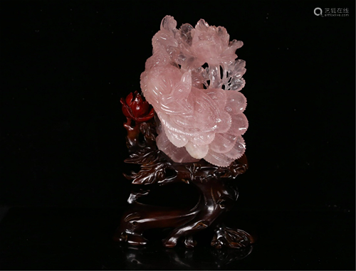 A PINK QUARTZ CARVED 'PHOENIX & FLOWER' DECORATION