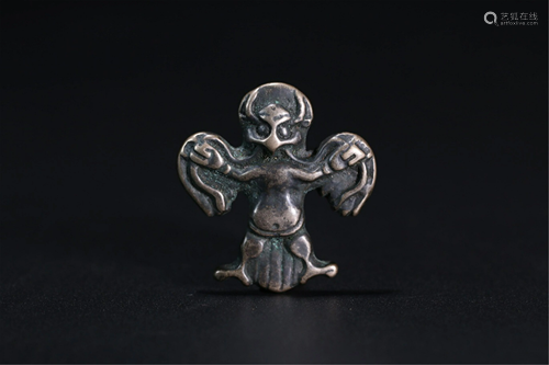 A FLYING-BIRD SHAPED PENDANT